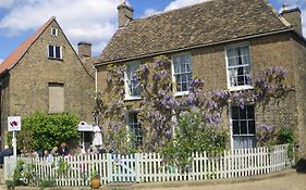 Peacocks Tearoom And Fine B And B